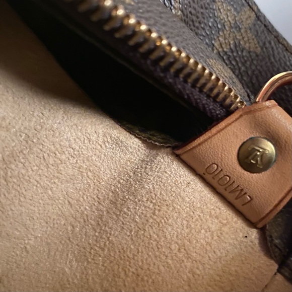 ⛔️SOLD⛔️Louis Vuitton Monogram Luco Tote Bag - Picture 14 of 16